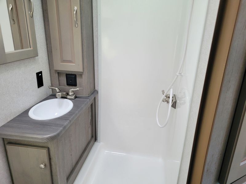 New 2026 ARCTIC FOX 992 Image 8