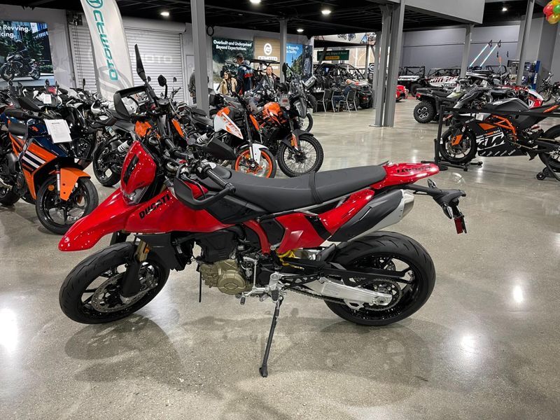New 2025 Ducati HYPERMOTARD 698 Image 7