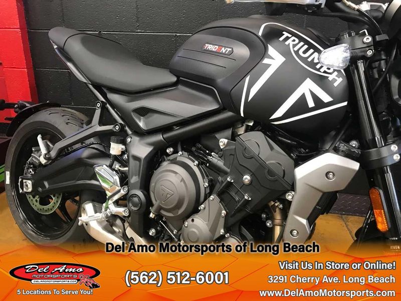 2024 Triumph TRIDENT 660  in a MATTE JET BLACK/MATTE SILVER ICE exterior color. Del Amo Motorsports of Long Beach (562) 362-3160 delamomotorsports.com 