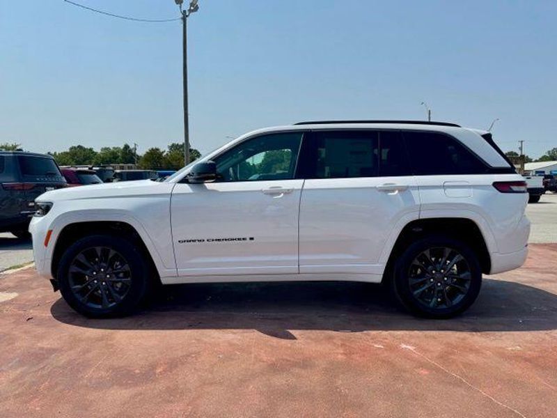 New 2026 Jeep Grand Cherokee Limited Reserve 4x4Image 9