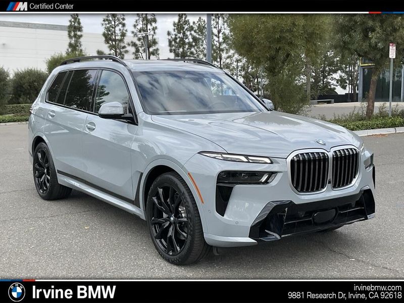 2025 BMW X7 xDrive40iImage 1