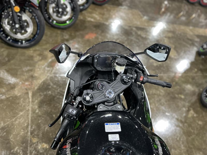 New 2026 Kawasaki NINJA ZX-6R ABS Image 8