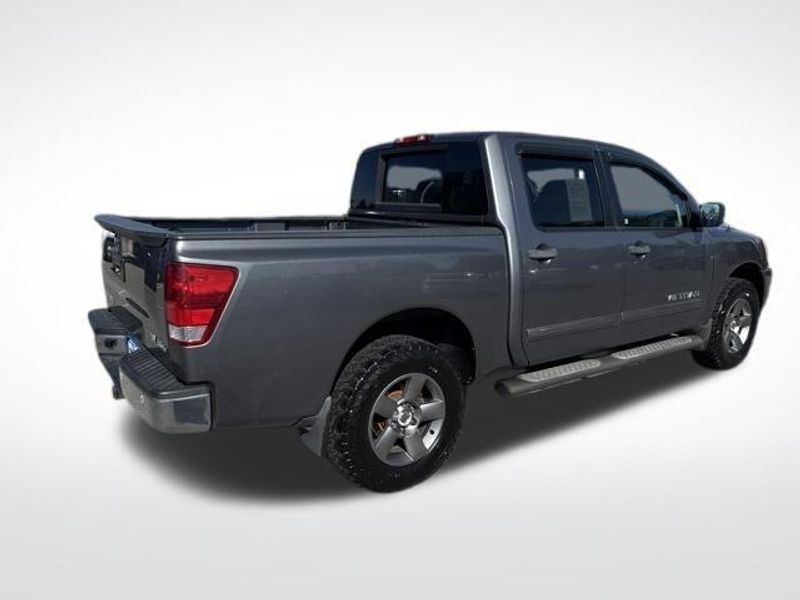 2014 Nissan Titan SV