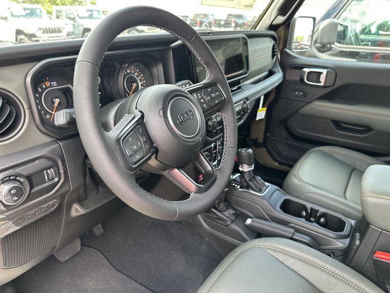 New 2025 Jeep Gladiator Mojave X 4x4Image 19
