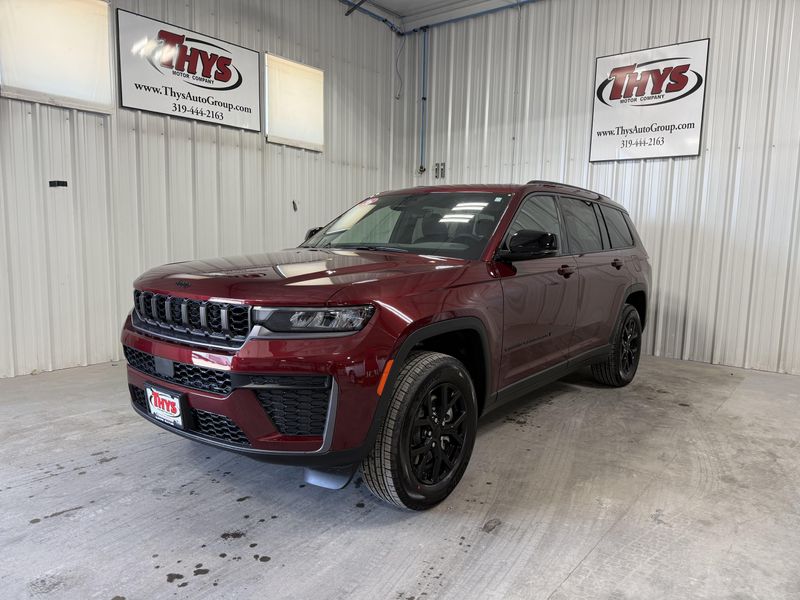 New 2026 Jeep Grand Cherokee L Laredo Altitude 4x4Image 17