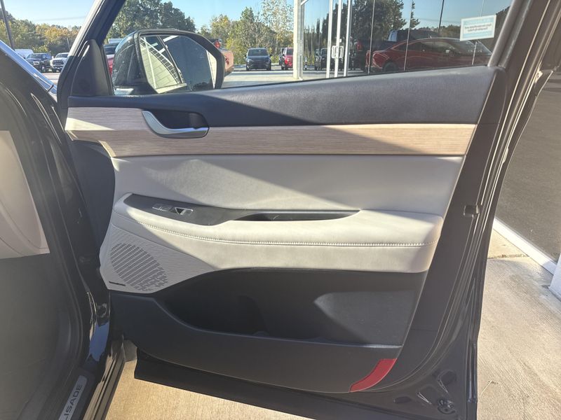 Used 2023 Hyundai Palisade LimitedImage 28