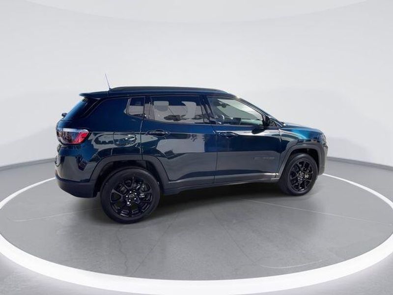 New 2026 Jeep Compass Latitude Altitude 4x4Image 8