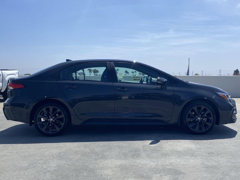 Used 2025 Toyota Corolla SEImage 3