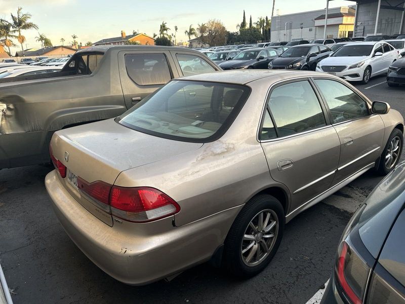 2002 Honda Accord Sdn EX w/LeatherImage 2