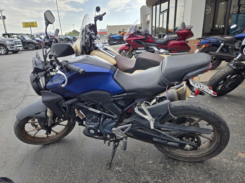 USED 2021 HONDA CB300R ABS Image 4