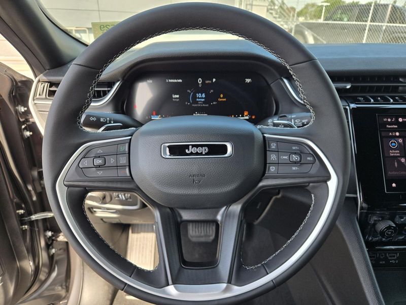 New 2026 Jeep Grand Cherokee Laredo X 4x4