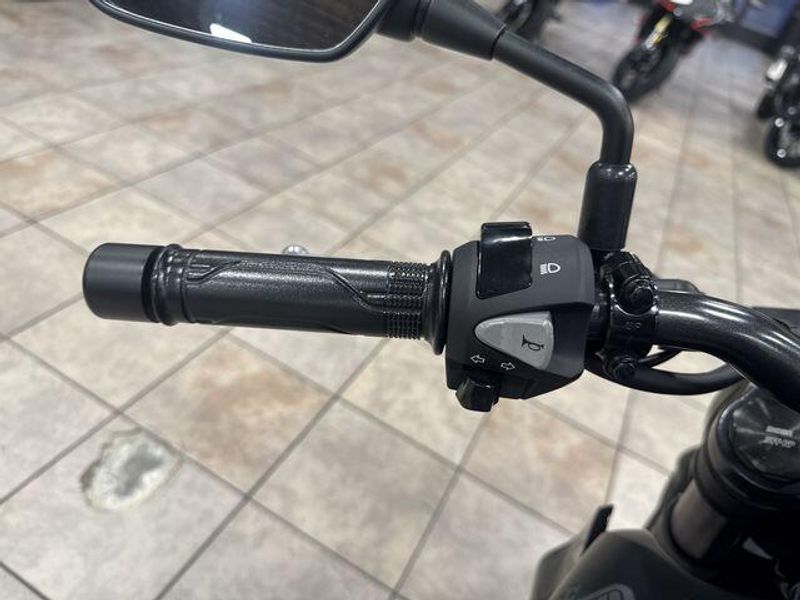 New 2025 Honda CB300R ABS Image 19