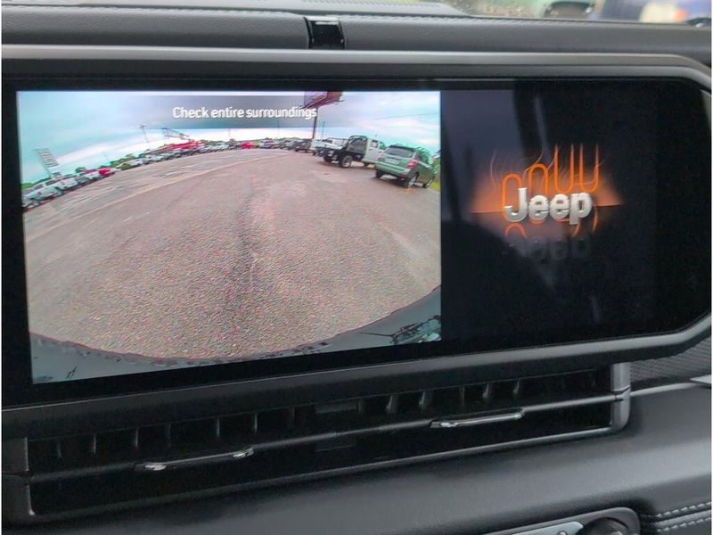 New 2025 Jeep Wrangler 4-door RubiconImage 14