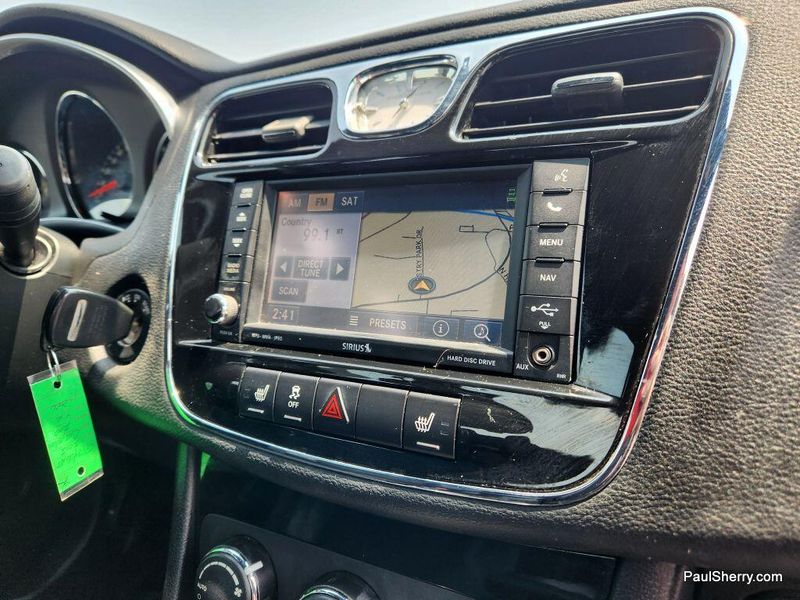 2013 Chrysler 200 Limited SImage 28