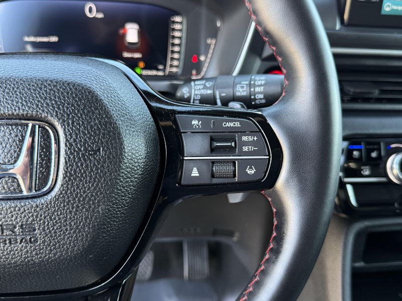 Used 2025 Honda Pilot Black EditionImage 25