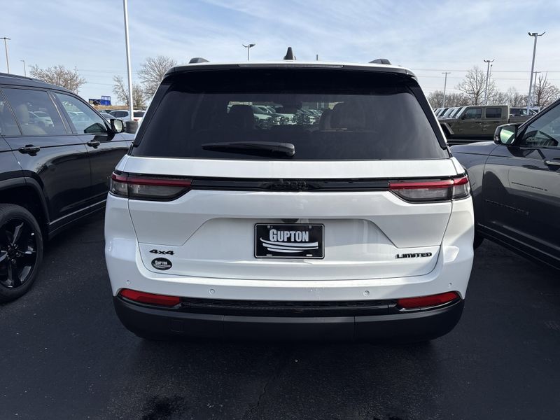 New 2025 Jeep Grand Cherokee Limited 4x4Image 7
