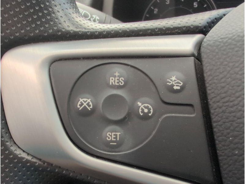 Used 2024 GMC Terrain SLEImage 25