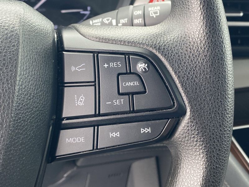 2024 Toyota Sienna LEImage 29