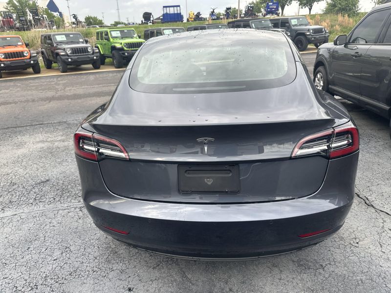 2021 Tesla Model 3 Standard Range PlusImage 9