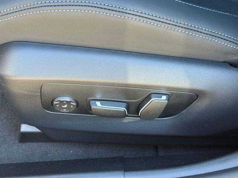 New 2026 BMW M5 BaseImage 16