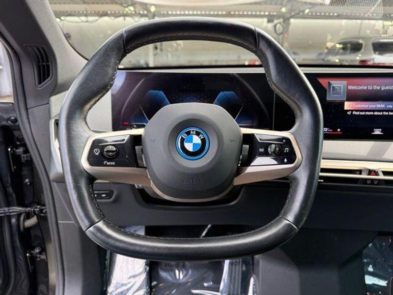 Used 2023 BMW iX xDrive50Image 21