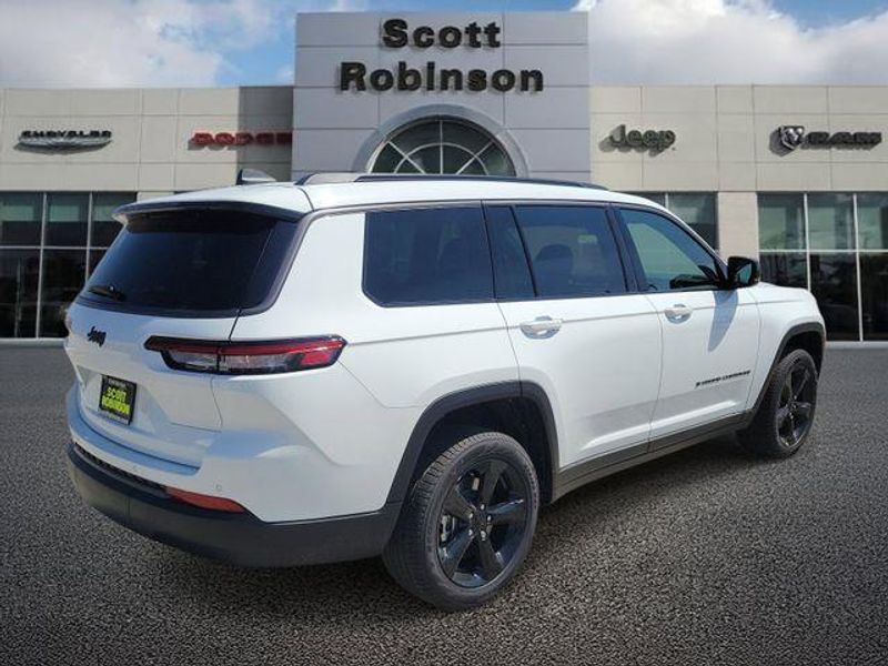 New 2026 Jeep Grand Cherokee L Limited 4x2