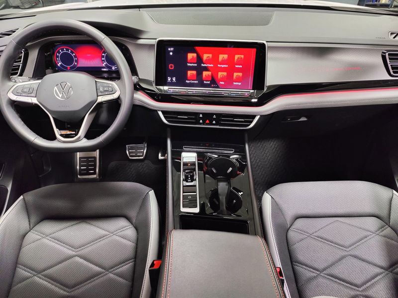 Used 2024 Volkswagen Atlas AWD Peak Edition SEL w/Sunroof/NavImage 22