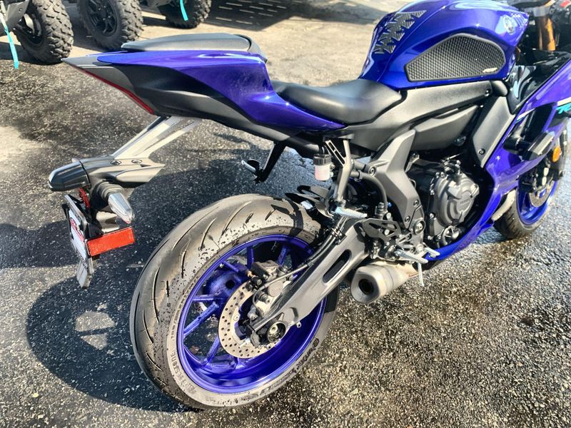 Used 2025 Yamaha YZF-R7 CA Image 19