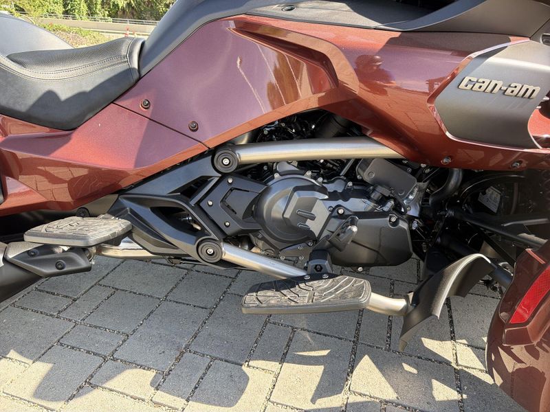 New 2026 Can-Am SPYDER F3 LIMITED SPECIAL SERIES (SE6) Image 20