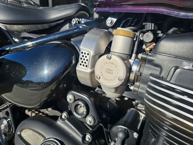 2024 Triumph Bonneville Bobber Stealth Edition