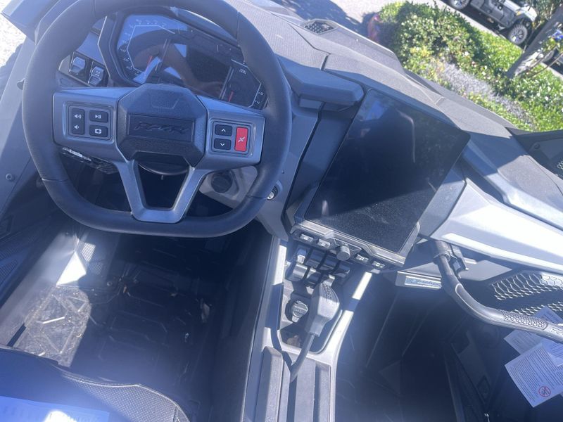 New 2026 Polaris RZR PRO R 4 ULTIMATE Image 15