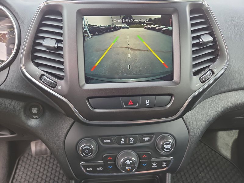 2022 Jeep Cherokee Trailhawk photo 27