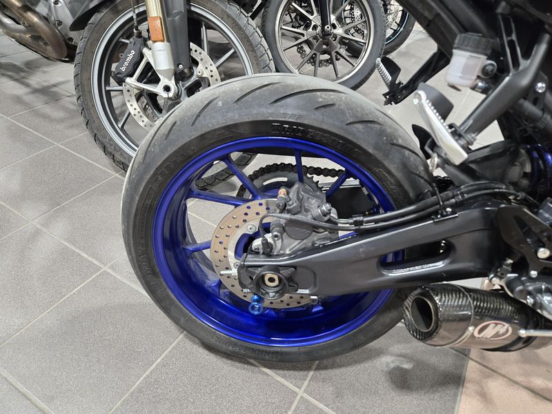 USED 2025 YAMAHA YZF R7 Image 16