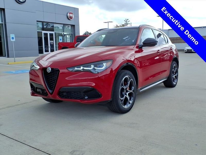 New 2025 Alfa Romeo Stelvio AwdImage 2