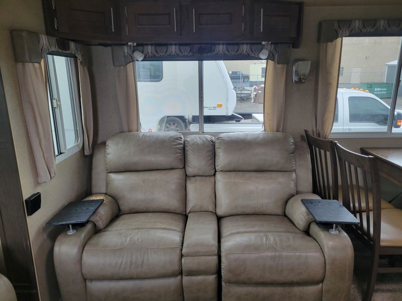 Used 2020 NORTHWOOD MFG ARCTIC FOX 29-5T Image 18