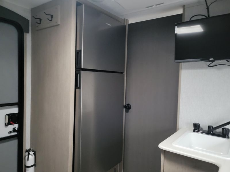 Used 2023 FOREST RIVER EVO 176 QB Image 11
