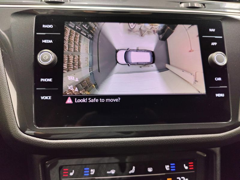 Used 2024 Volkswagen Tiguan AWD SEL R-Line w/Sunroof/NavImage 13