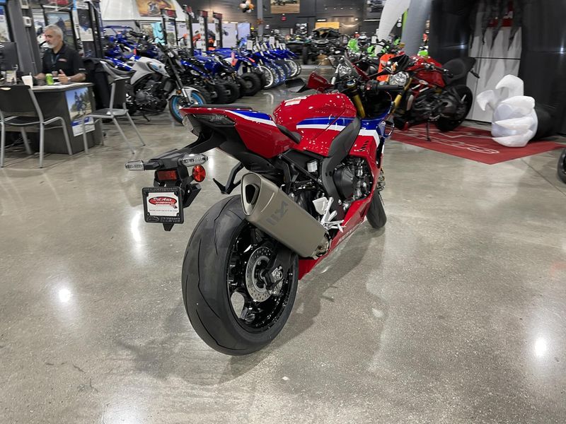 New 2025 Honda CBR1000RR-R FIREBLADE SP Image 14