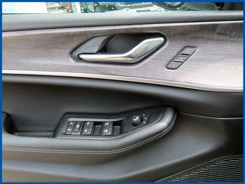 2025 Jeep Grand Cherokee LimitedImage 12