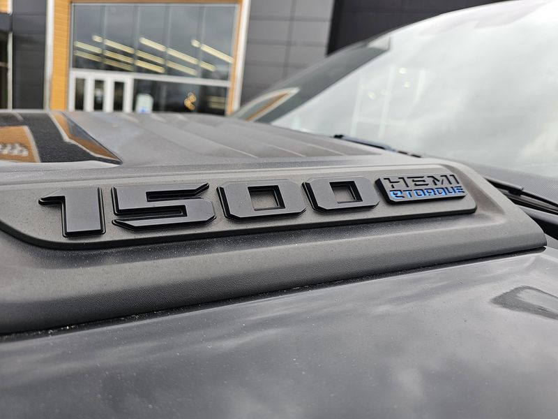 Used 2022 RAM 1500 LimitedImage 12