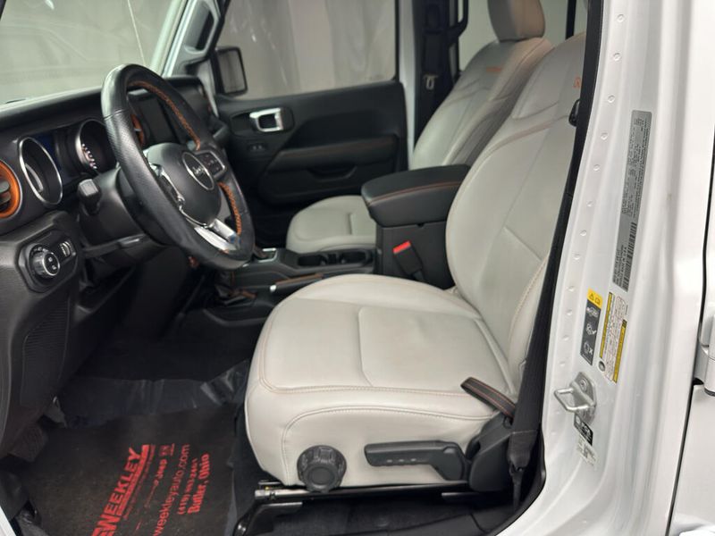 Used 2023 Jeep Gladiator MojaveImage 9