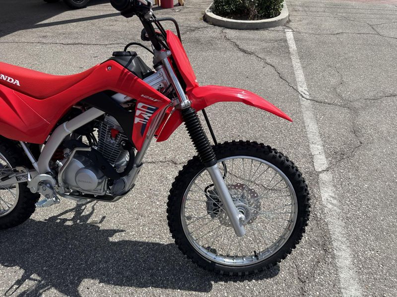 New 2027 Honda CRF125F BIG WHEEL Image 14
