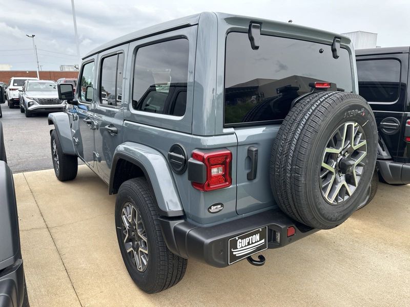 2024 Jeep Wrangler 4-door SaharaImage 11