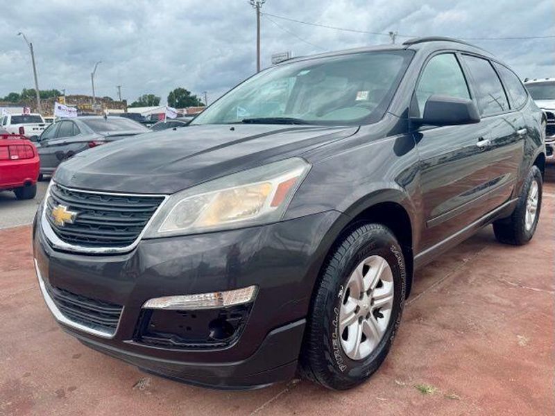 Used 2015 Chevrolet Traverse LSImage 1