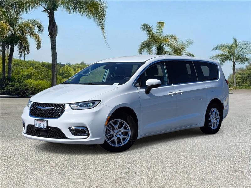 Used 2023 Chrysler Pacifica Touring L FWD