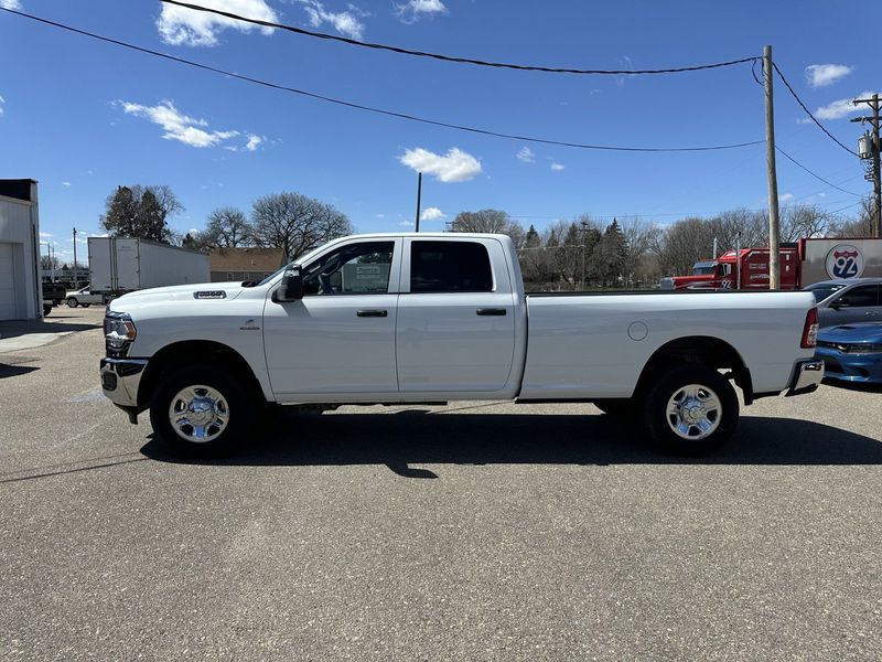 2024 RAM 3500 Tradesman Crew Cab 4x4 8