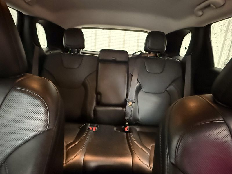 Used 2023 Jeep Cherokee Altitude LuxImage 26