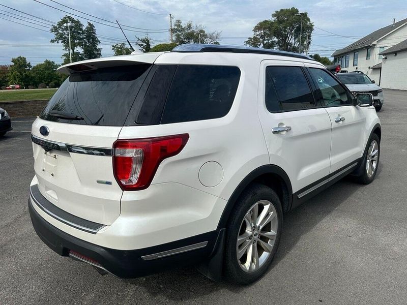 2019 Ford Explorer Limited photo 6
