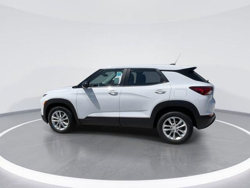 Used 2025 Chevrolet Trailblazer LSImage 5