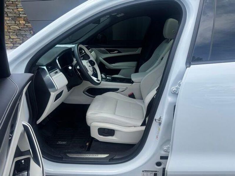 2025 Jaguar F-PACE R-Dynamic S